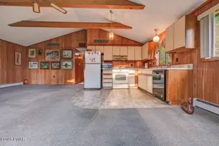 19 Golf Course Dr, Thornhurst, PA 18424 - Photo 20