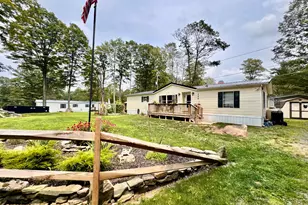 140 Rustic Rd, Greentown, PA 18426 - Photo 2