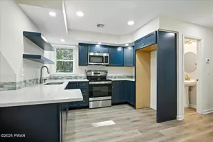 1073 West Side Dr, Newfoundland, PA 18445 - Photo 22