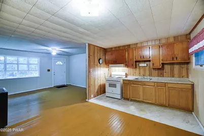 104 Hickory Drive, Greentown, PA 18426 - Photo 8