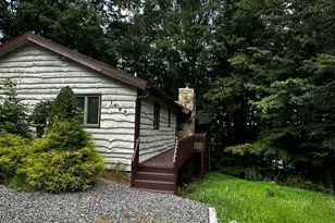 26 Forest Ct, Lake Ariel, PA 18436 - Photo 4