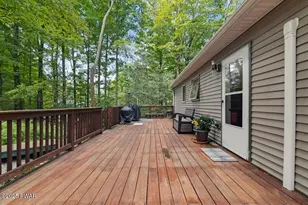 108 Falcon Crest, Greentown, PA 18426 - Photo 10