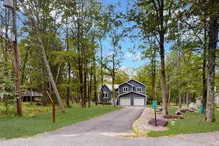 808 Tanager Ct, Hawley, PA 18428 - Photo 18