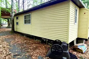 146 Clubhouse Dr, Shohola, PA 18458 - Photo 16