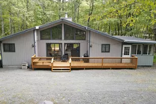 800 Bluestone Ct N, Lords Valley, PA 18428 - Photo 4