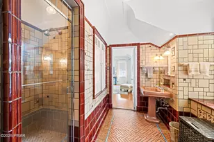 2037 W La Plume Rd, La Plume, PA 18440 - Photo 16