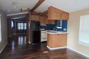 310 Stanton Dr, Waymart, PA 18472 - Photo 2