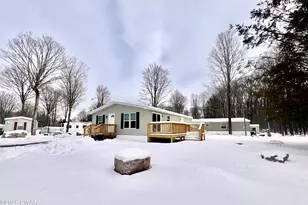 115 Middle Rd, Greentown, PA 18426 - Photo 46