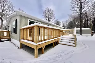 115 Middle Rd, Greentown, PA 18426 - Photo 4