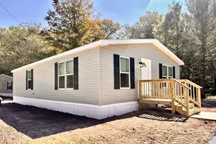 115 Middle Rd, Greentown, PA 18426 - Photo 1