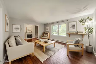 104 Lakeview Dr, Dingmans Ferry, PA 18328 - Photo 2