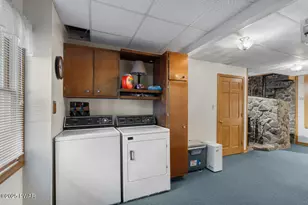 110 Paupack Point Rd, Hawley, PA 18428 - Photo 38