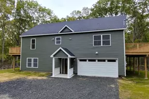 166 Seneca Dr, Milford, PA 18337 - Photo 1