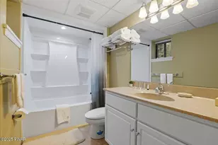 605 Waterview Ln, Greentown, PA 18426 - Photo 18