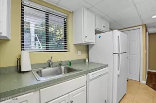 605 Waterview Ln, Greentown, PA 18426 - Photo 14