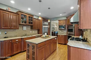 321 Hemlock Dr, Lake Ariel, PA 18436 - Photo 10