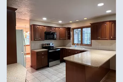 334 Surrey Drive, Lords Valley, PA 18428 - Photo 10