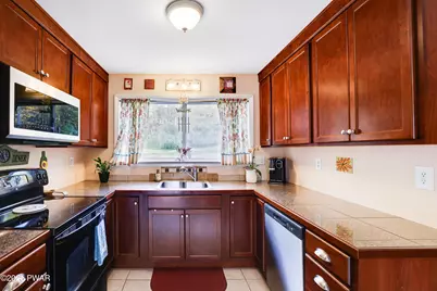 137 Brownstone Drive, Milford, PA 18337 - Photo 12