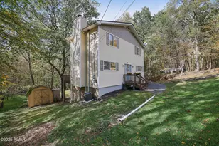 137 Brownstone Dr, Milford, PA 18337 - Photo 2