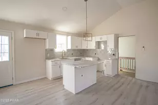 515 Hummingbird Ct, Bushkill, PA 18324 - Photo 4