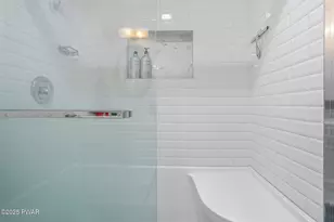 1045 Mountain Top Dr, Lake Ariel, PA 18436 - Photo 28