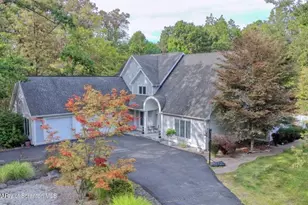 8 Hazlenut Dr, Mountain Top, PA 18707 - Photo 4