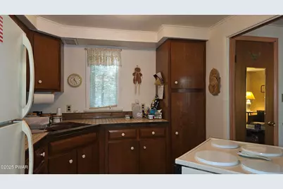 112 Bluestone Drive, Lords Valley, PA 18428 - Photo 18