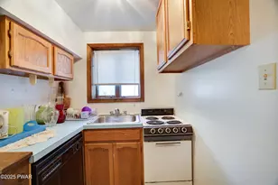 385 Saunders Dr, Bushkill, PA 18324 - Photo 30