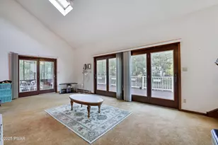 385 Saunders Dr, Bushkill, PA 18324 - Photo 6