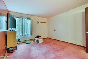 385 Saunders Dr, Bushkill, PA 18324 - Photo 12