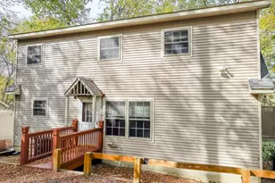 458 Lakeside Dr, Lakeville, PA 18438 - Photo 4