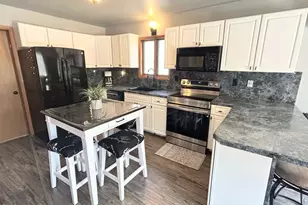 1008 Woodstone Rd, Newfoundland, PA 18445 - Photo 4