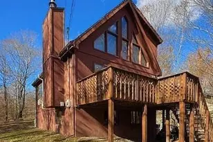 1008 Woodstone Rd, Newfoundland, PA 18445 - Photo 2