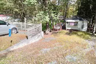 225 Forest Glen Dr, Milford, PA 18337 - Photo 2