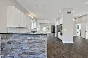 212 W John St, Milford, PA 18337 - Photo 16