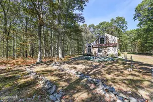 3176 Bluebird Dr, Bushkill, PA 18324 - Photo 54