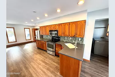 122 Waterfront Drive, Greentown, PA 18426 - Photo 8