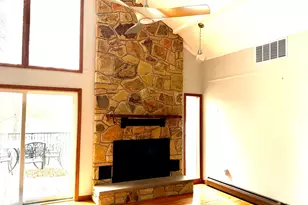 122 Waterfront Dr, Greentown, PA 18426 - Photo 6