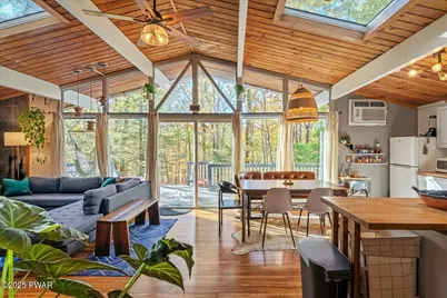 543 Clubhouse Drive, East Stroudsburg, PA 18302 - Photo 8