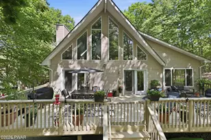 330 W Lakeview Rd, Lackawaxen, PA 18435 - Photo 2