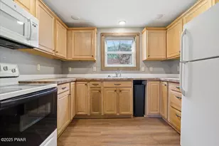 760 Hudson St, Hawley, PA 18428 - Photo 10