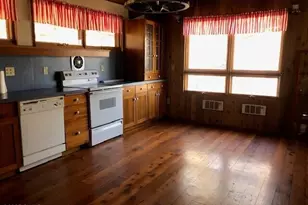 100 N Hemlock Ln, Greentown, PA 18426 - Photo 6