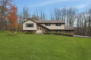 901 Goose Pond Rd, Lake Ariel, PA 18436 - Photo 4