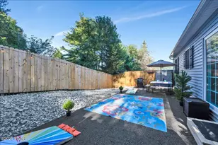 729 High St, Honesdale, PA 18431 - Photo 2