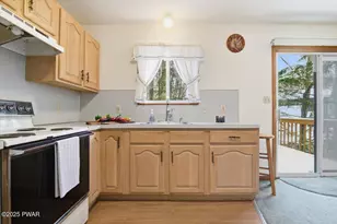 800 Wren Ct, Lords Valley, PA 18428 - Photo 12