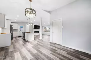 13 Bucklands Ln, Waymart, PA 18472 - Photo 8