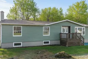 13 Bucklands Ln, Waymart, PA 18472 - Photo 2
