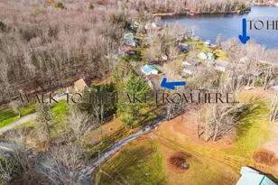 13 Bucklands Ln, Waymart, PA 18472 - Photo 2