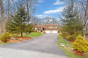 104 Wappinger Ct, Milford, PA 18337 - Photo 2
