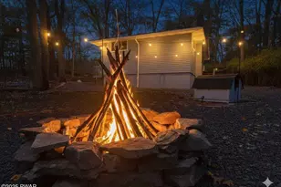 118 Tulip St, Dingmans Ferry, PA 18328 - Photo 16